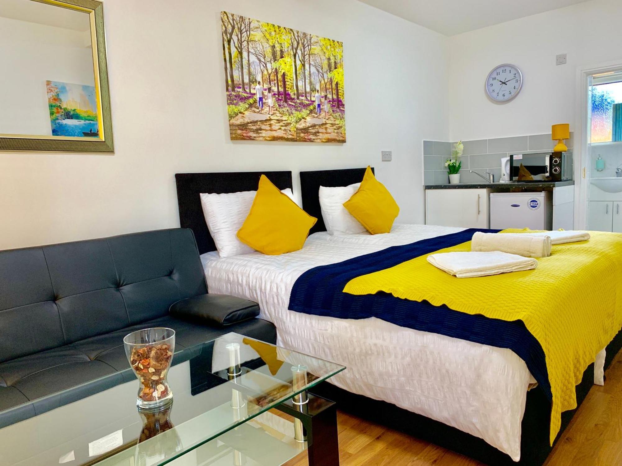 London Studio Apartments, Private Bathroom, Kitchenette, Parking, Np2 외부 사진